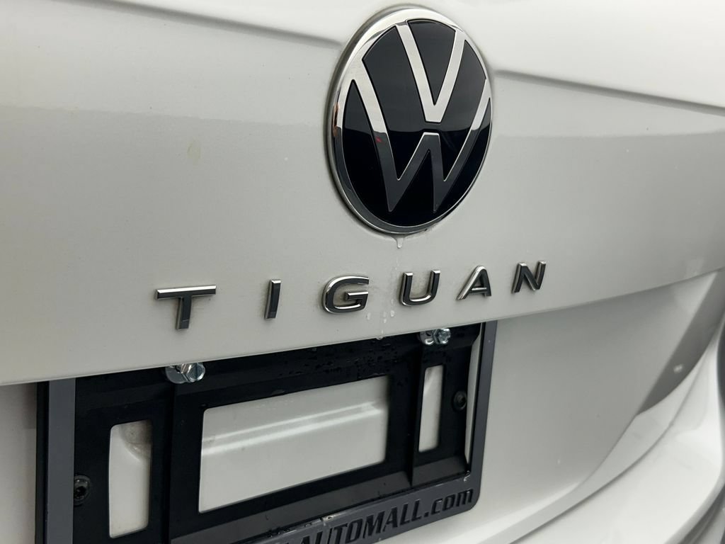 Used 2023 Volkswagen Tiguan SEL R-Line AWD/4WD image 40