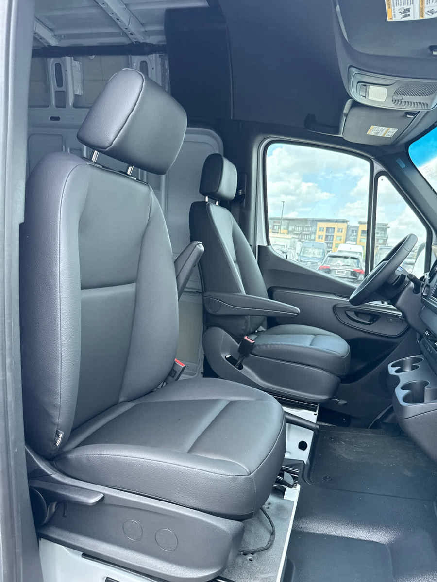 New 2025 Mercedes-Benz Sprinter 2500 image 21
