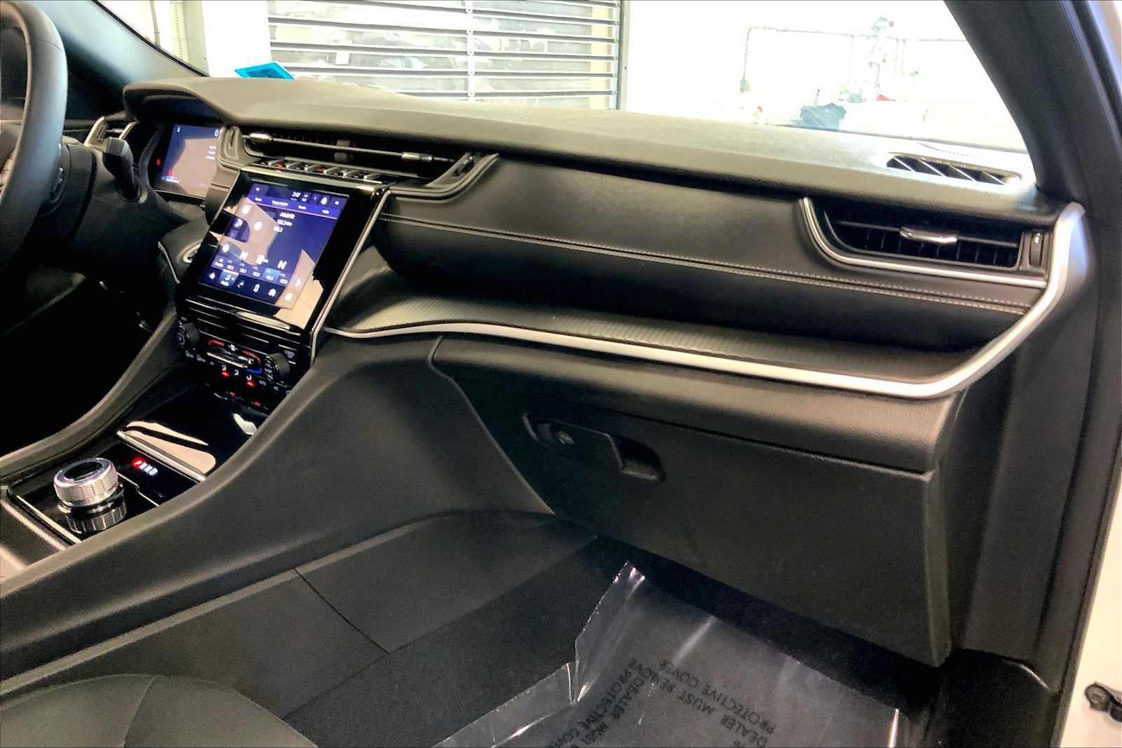 Used 2024 Jeep Grand Cherokee Laredo X w/ Trailer Tow Package image 19