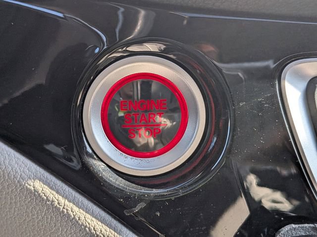 Used 2016 Honda Pilot Touring image 33