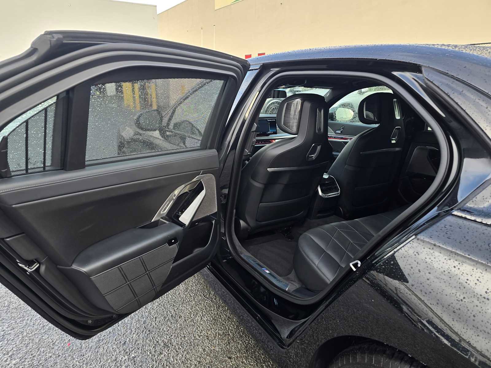 Used 2024 BMW 740i image 17