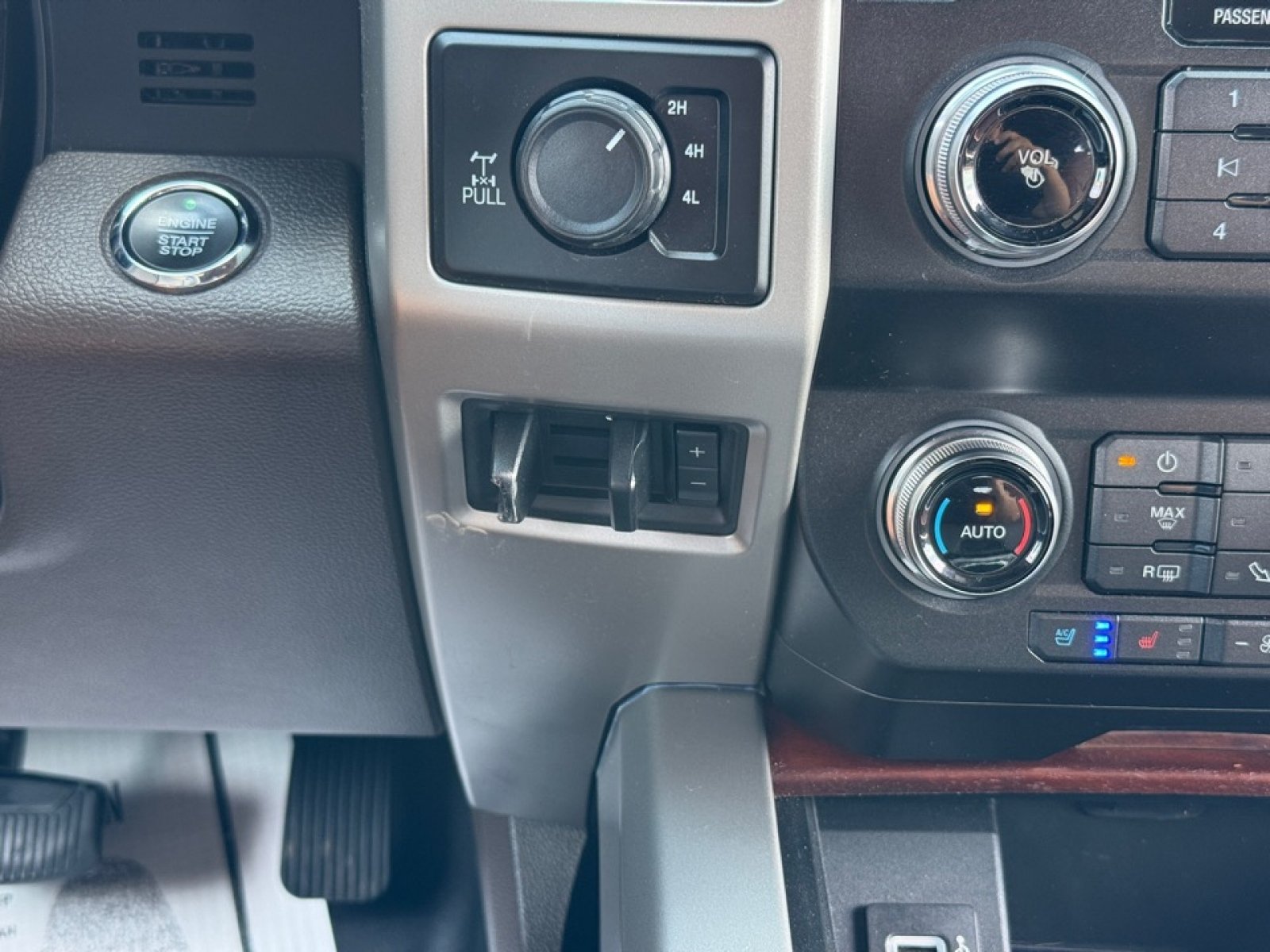 Used 2019 Ford F250 King Ranch w/ King Ranch Ultimate Package AWD/4WD image 20