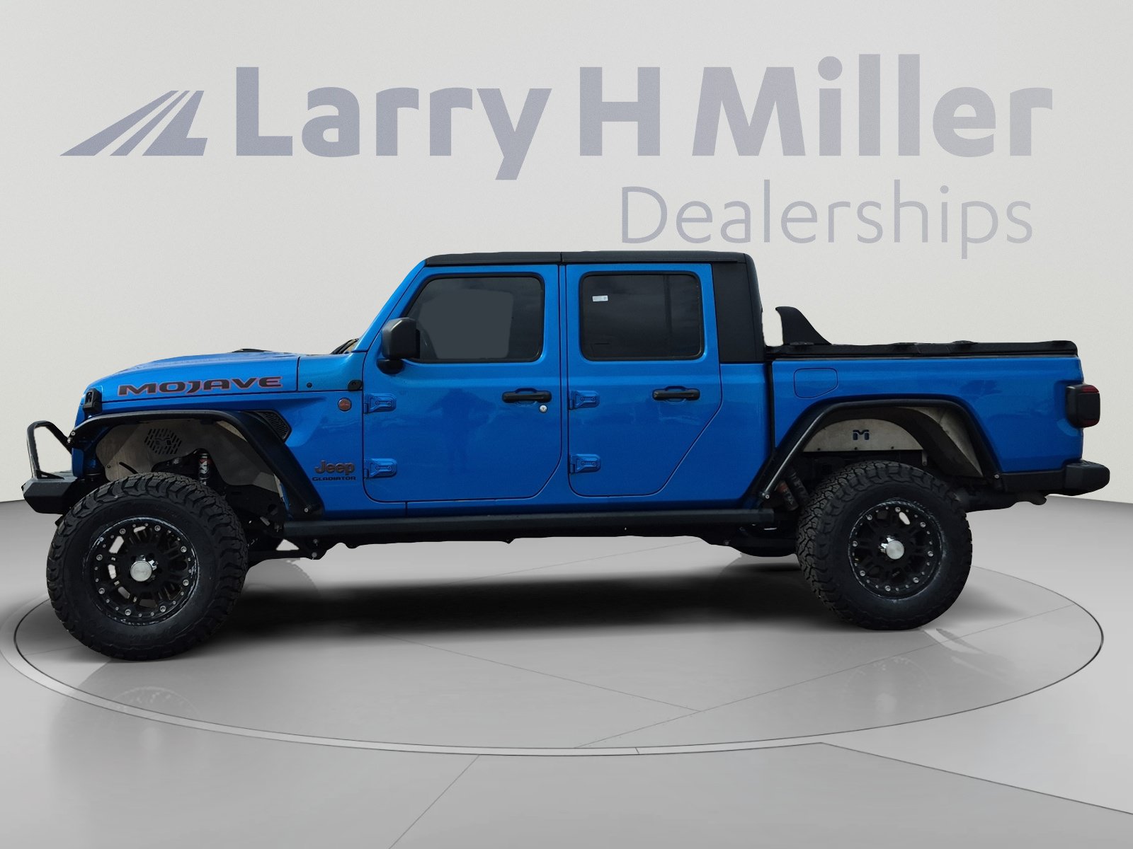 Used 2021 Jeep Gladiator Mojave AWD/4WD image 2