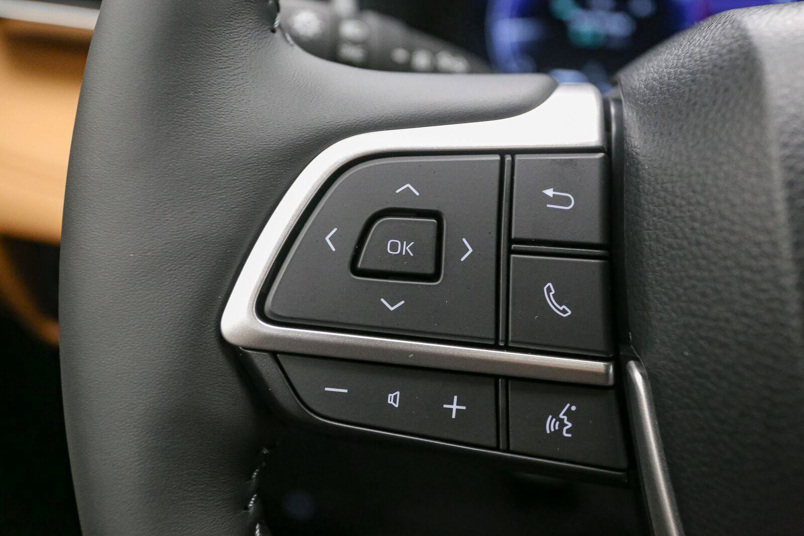 Used 2026 Toyota Highlander Platinum AWD/4WD image 38
