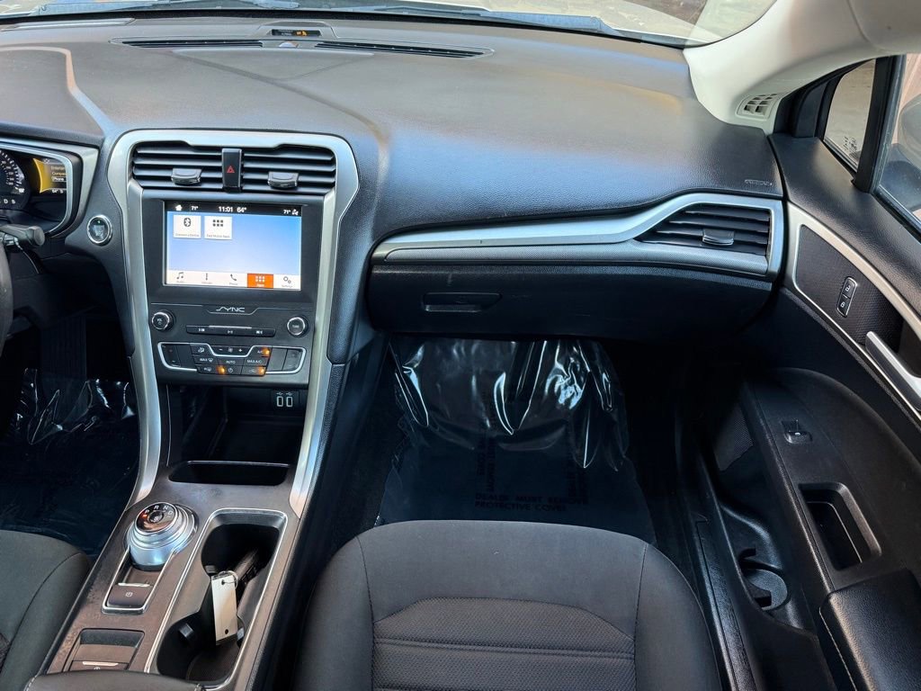 Used 2019 Ford Fusion SE FWD image 28