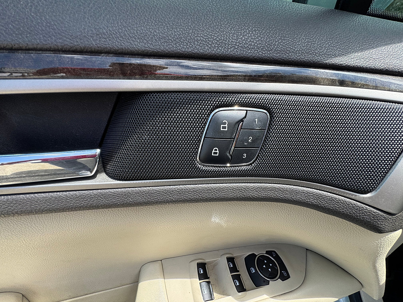 Used 2013 Lincoln MKZ Hybrid FWD image 9