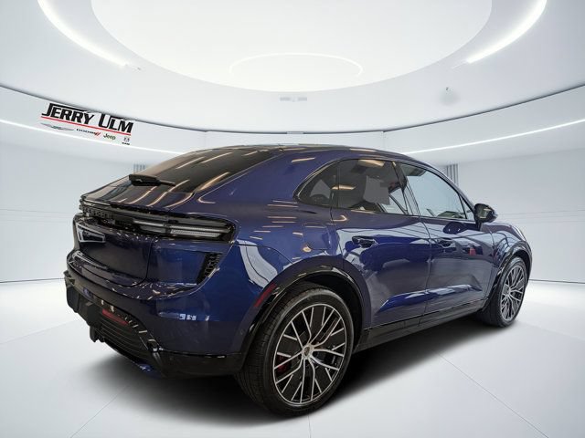 Used 2024 Porsche Macan Turbo Electric AWD/4WD image 3
