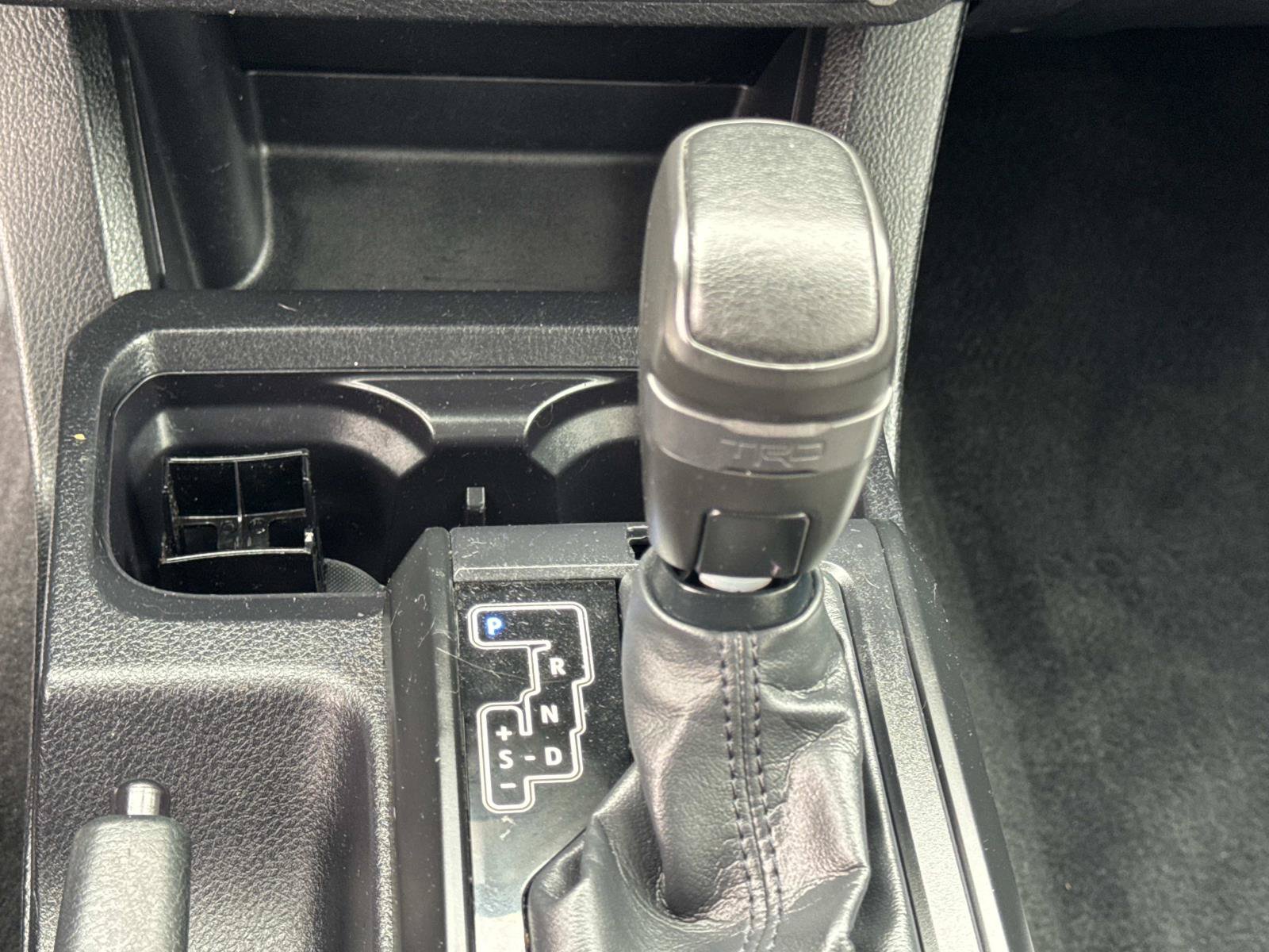 Used 2022 Toyota Tacoma SR AWD/4WD image 17