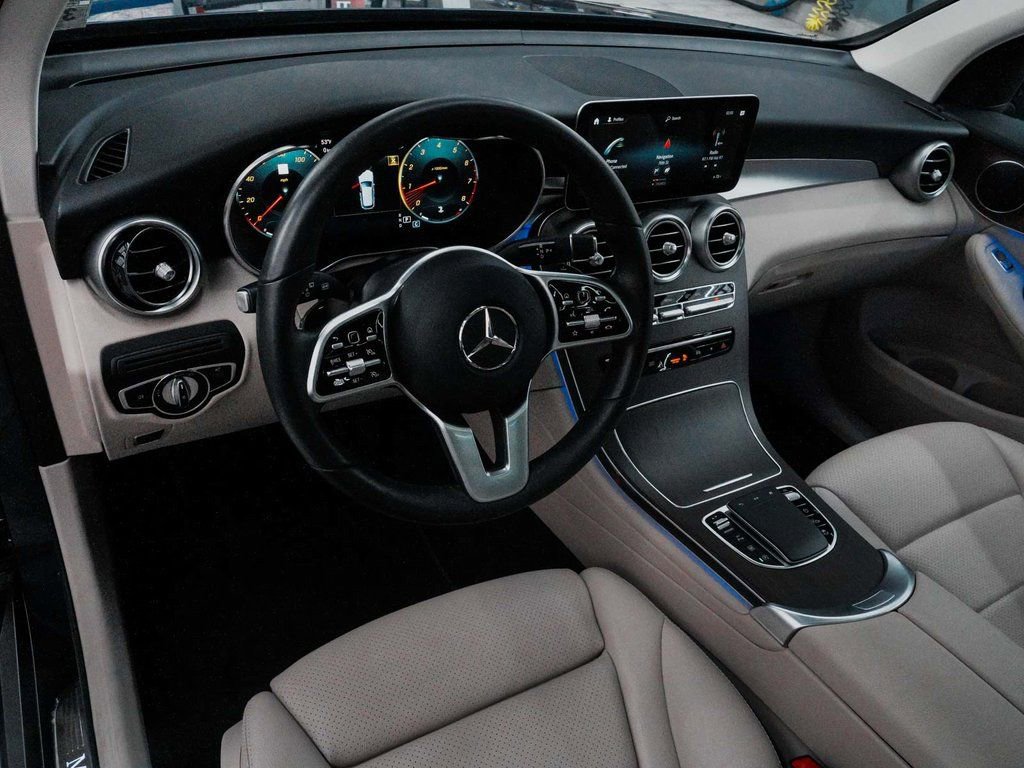 Used 2022 Mercedes-Benz GLC 300 4MATIC image 16
