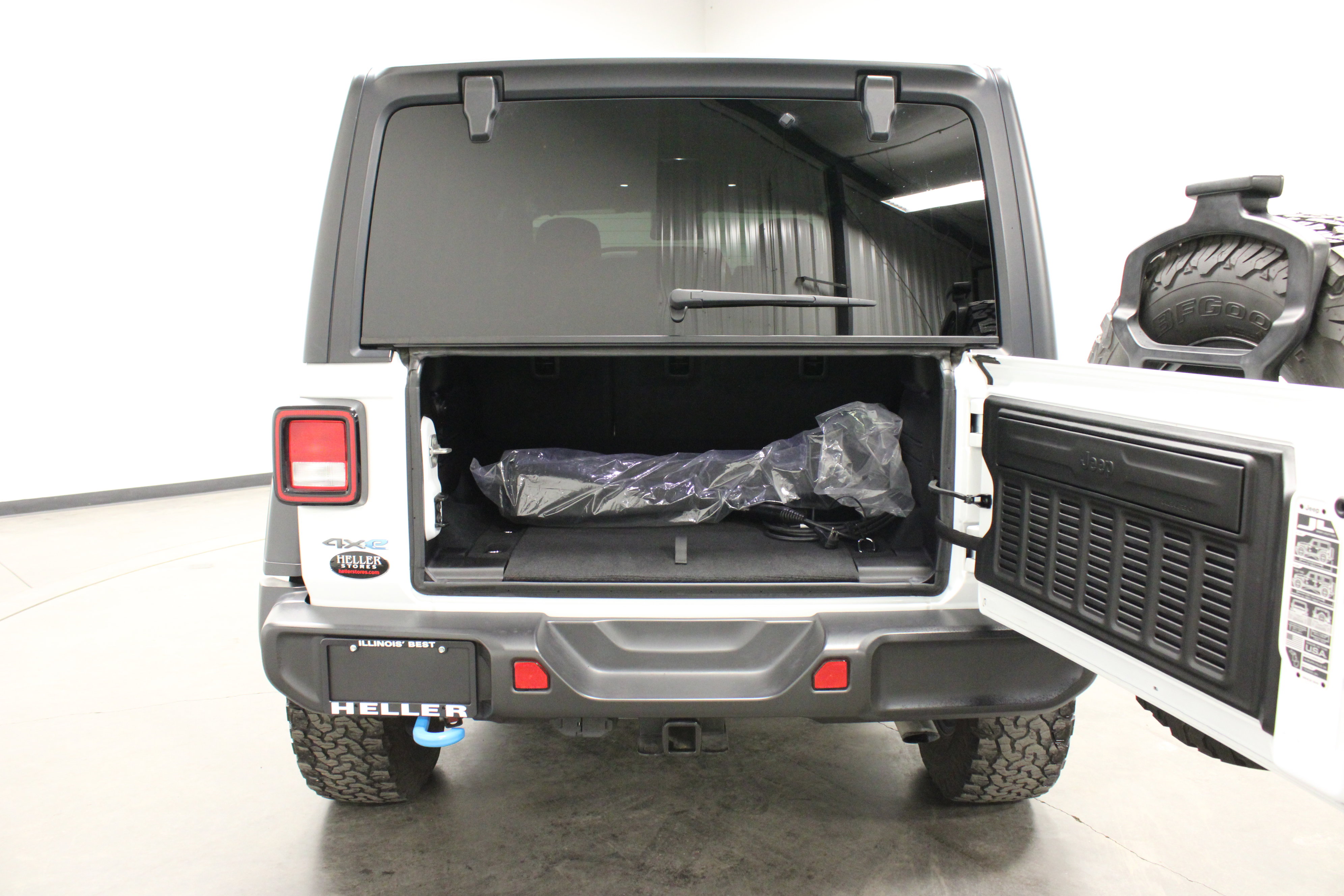 Used 2024 Jeep Wrangler Willys image 13
