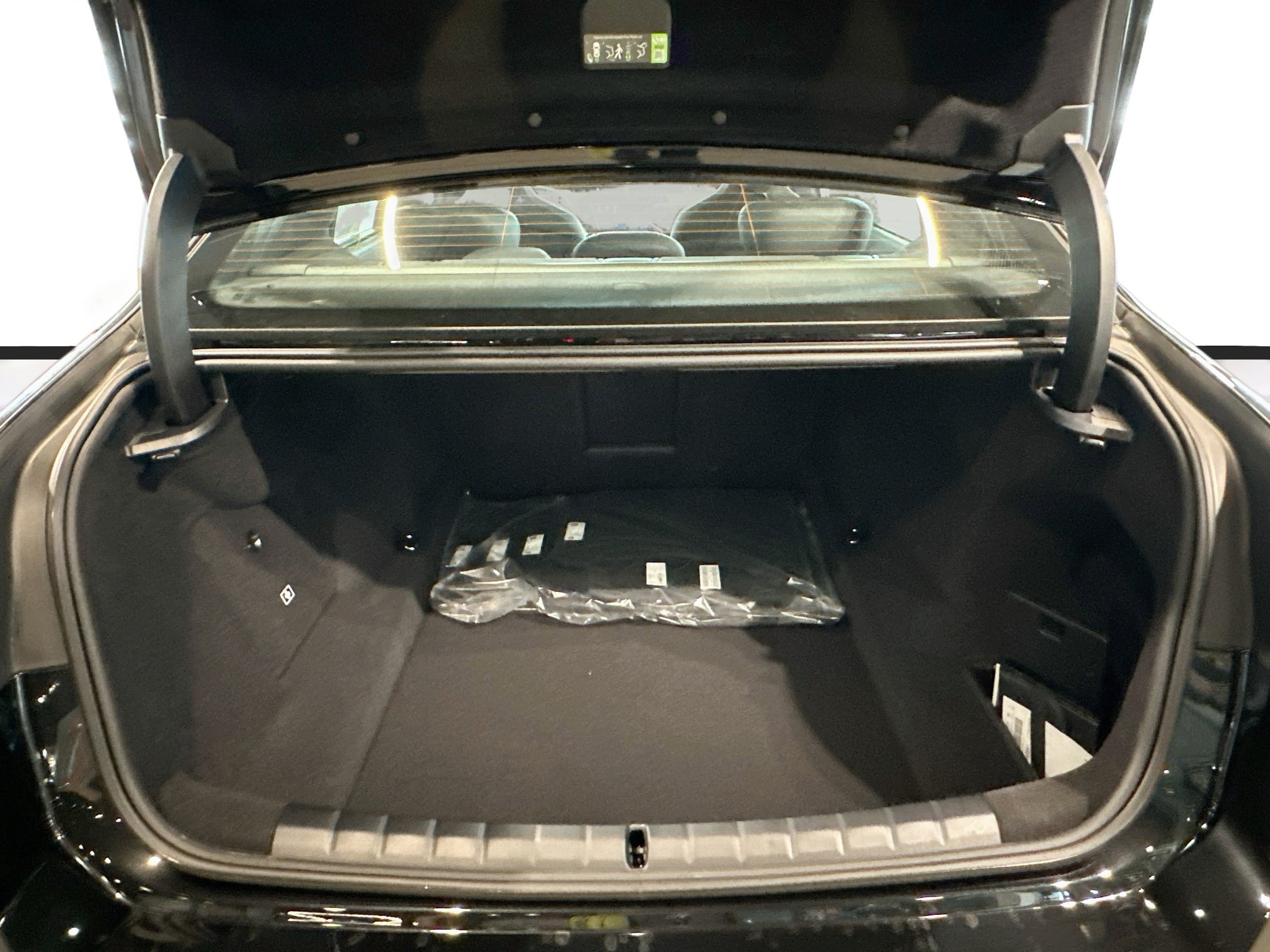 New 2027 BMW 740i w/ Executive Package RWD image 22