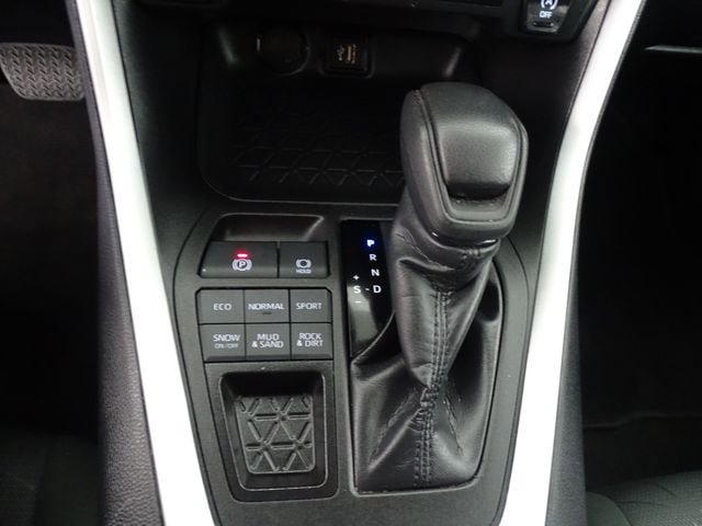 Used 2024 Toyota RAV4 XLE AWD/4WD image 11