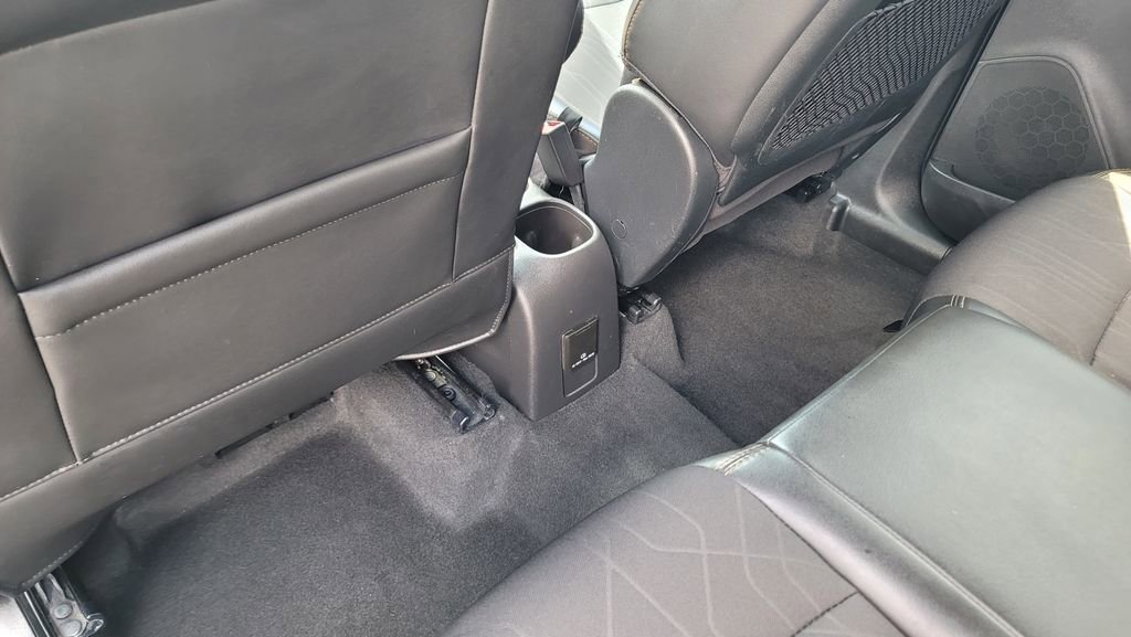 Used 2018 Chevrolet Trax LT w/ Redline Edition FWD image 26