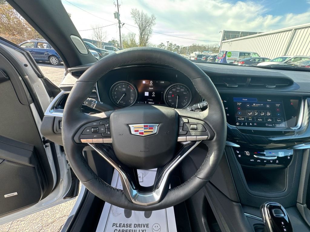 Used 2025 Cadillac XT6 Premium Luxury w/ Technology Package image 16