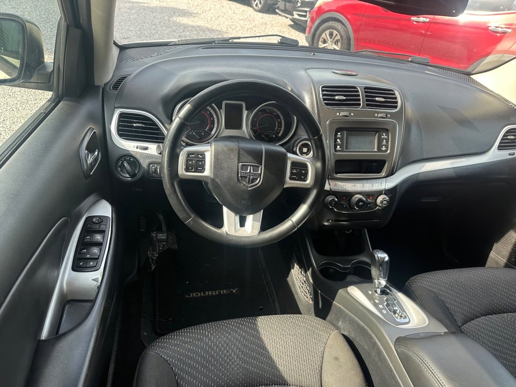 Used 2017 Dodge Journey SE w/ Flexible Seating Group image 15