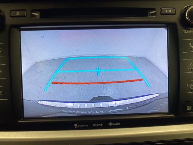 Used 2019 Toyota Highlander SE image 26