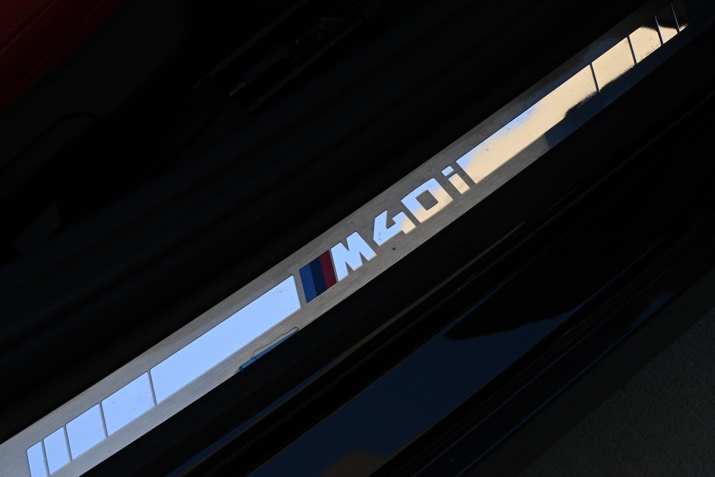 Certified 2025 BMW Z4 M40i w/ Premium Package image 37