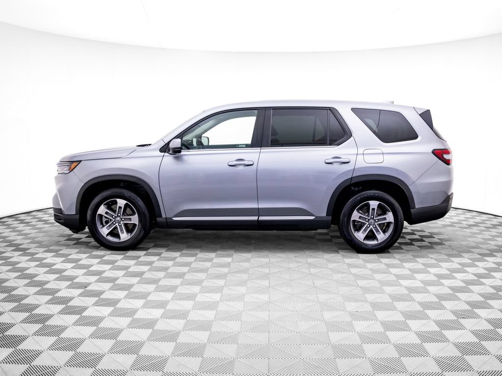 Used 2025 Honda Pilot EX-L image 2