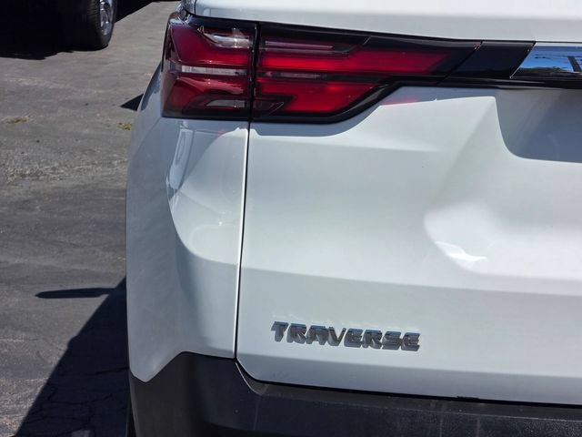 Used 2023 Chevrolet Traverse LT w/ LPO, Cargo Package FWD image 7