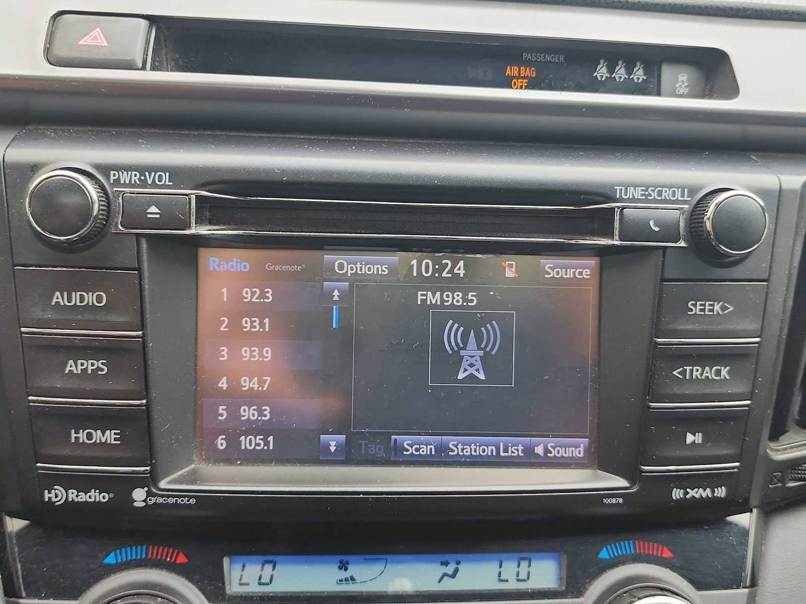 Used 2018 Toyota RAV4 SE AWD/4WD image 17