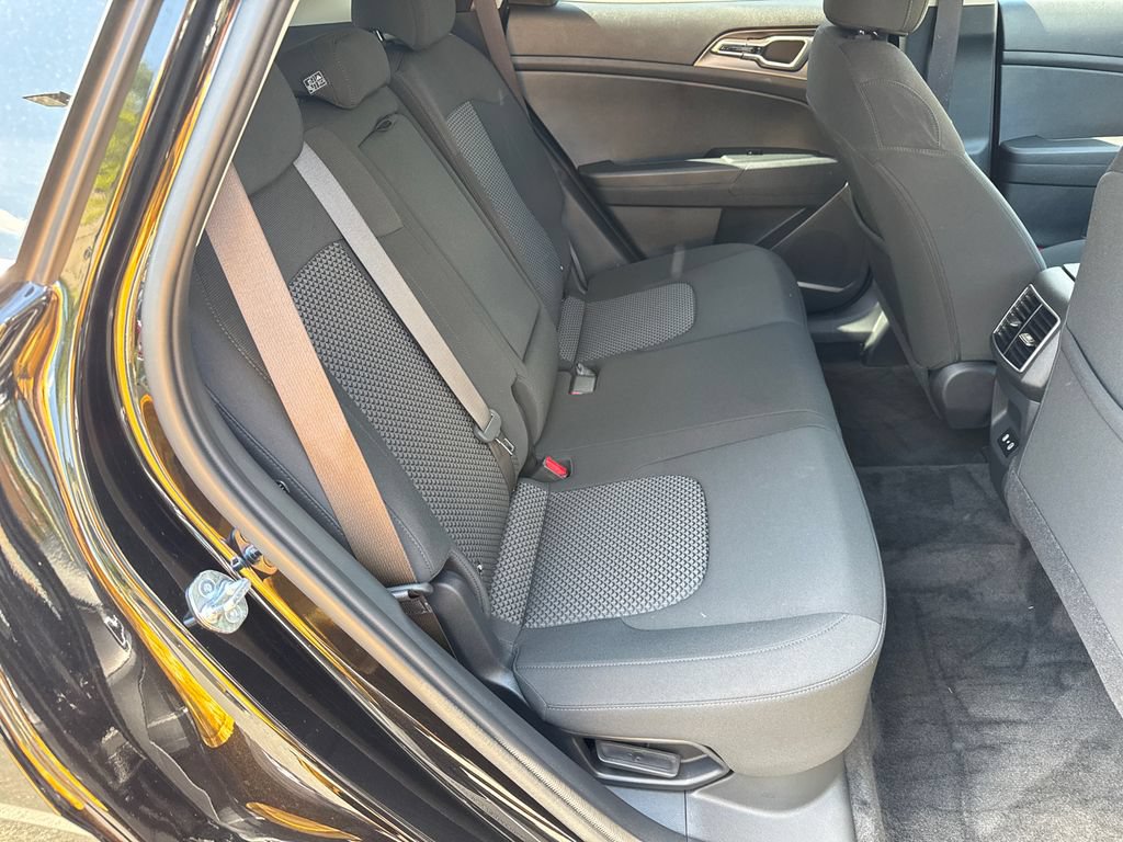 Used 2026 Kia Sportage LX FWD image 15
