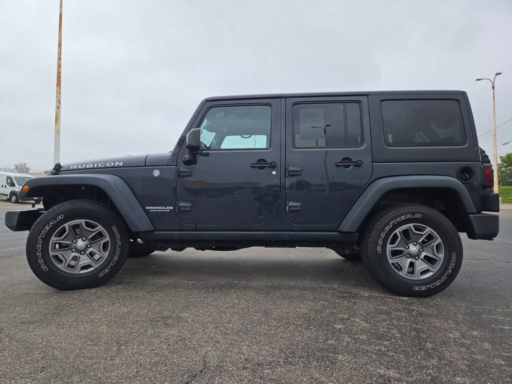 Used 2017 Jeep Wrangler Unlimited Rubicon w/ Connectivity Group AWD/4WD image 18