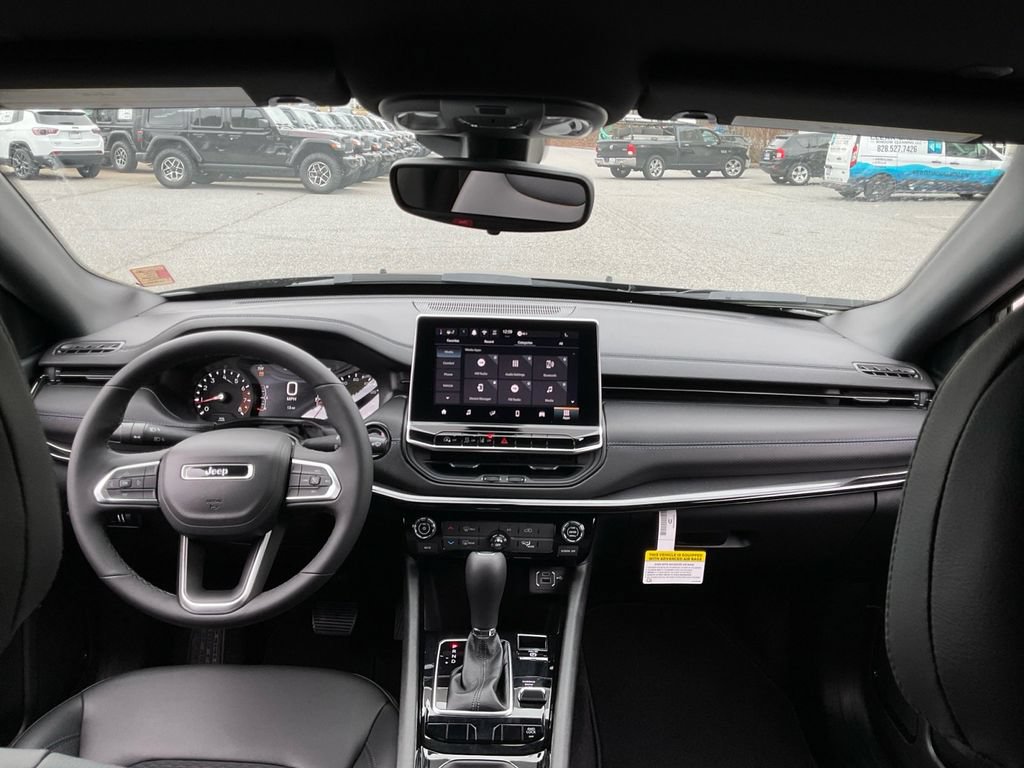 New 2026 Jeep Compass Latitude AWD/4WD image 18