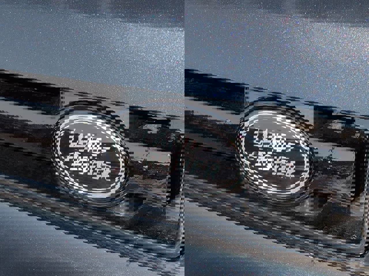 New 2026 Land Rover Defender 110 X-Dynamic SE image 11