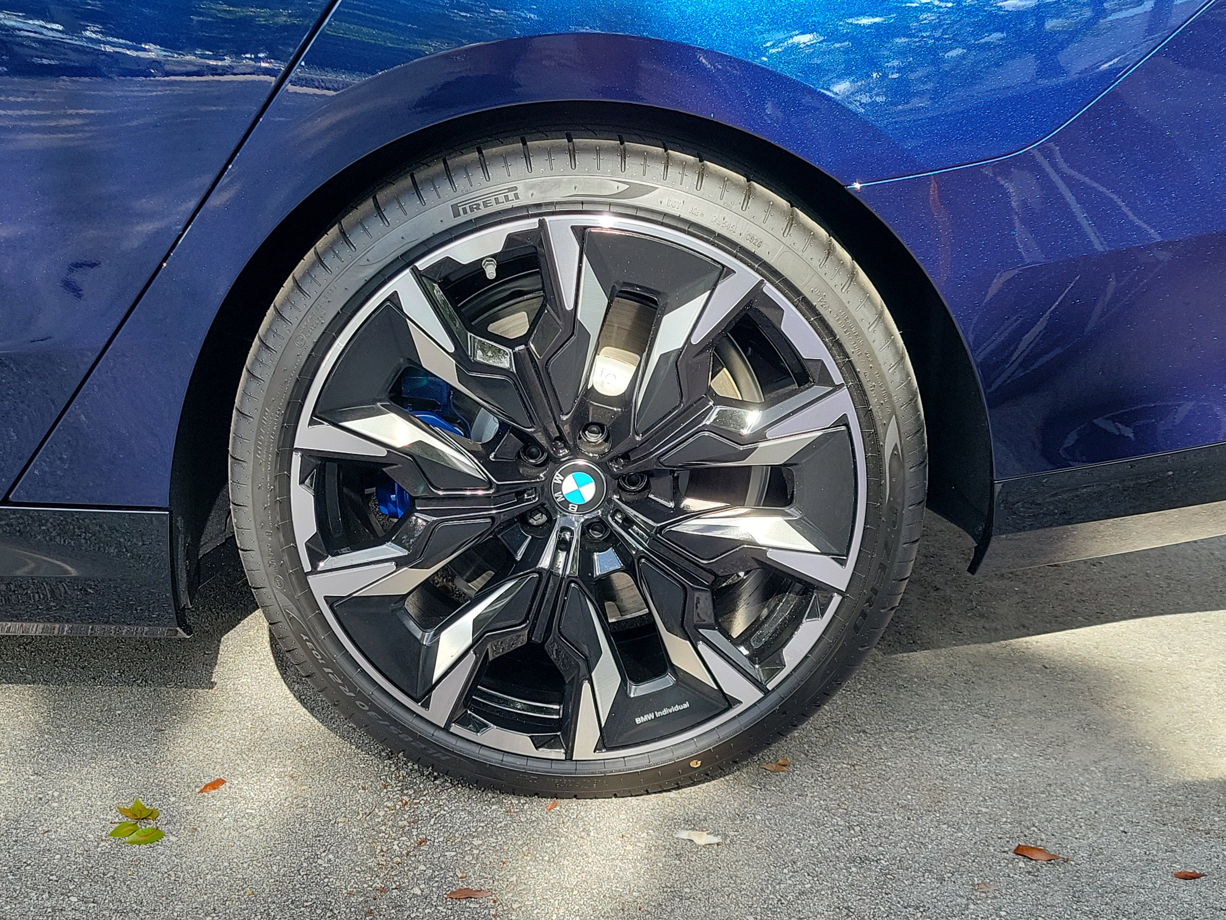 New 2027 BMW 550e xDrive AWD/4WD image 7