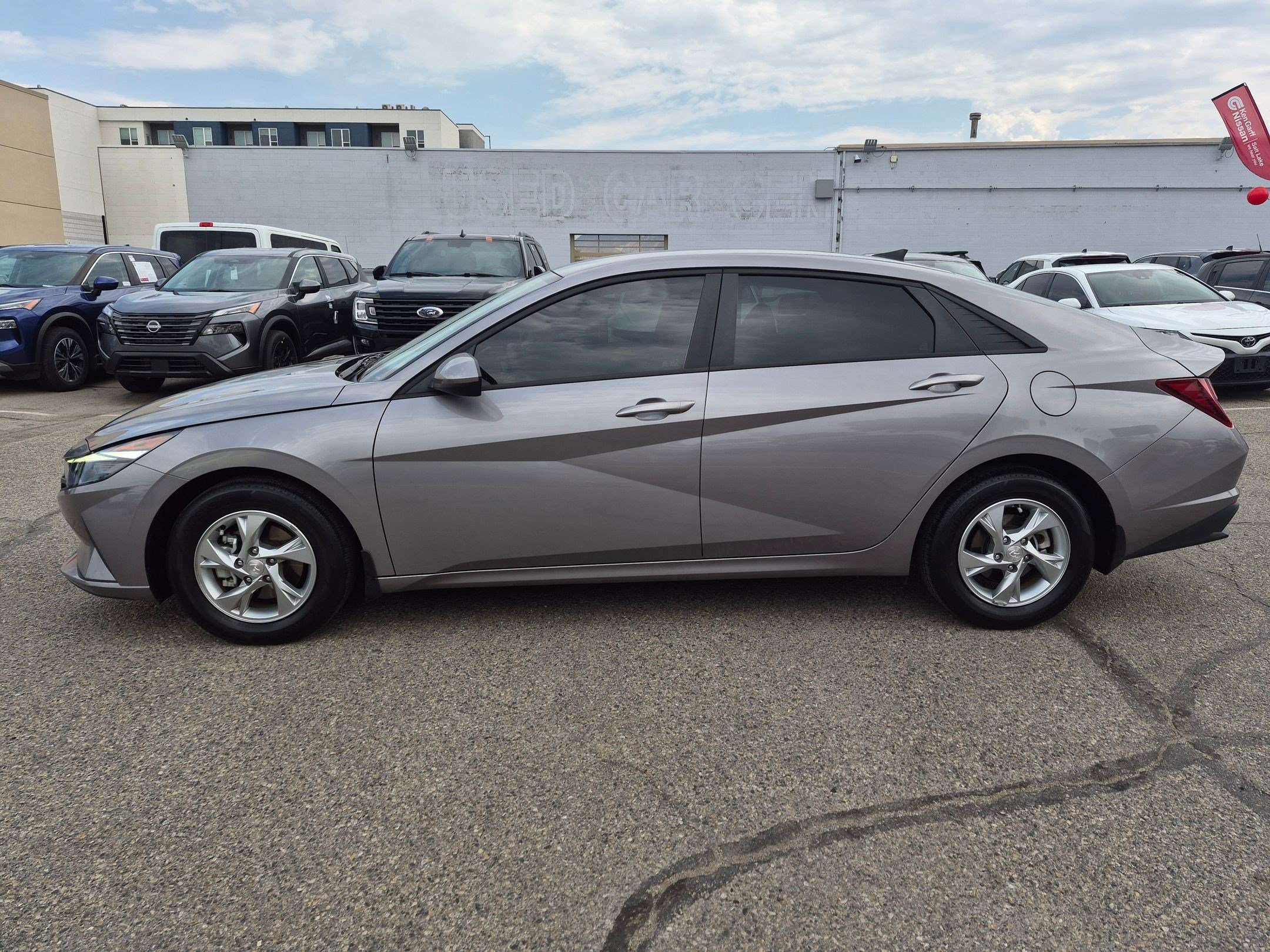 Used 2023 Hyundai Elantra SE FWD image 10