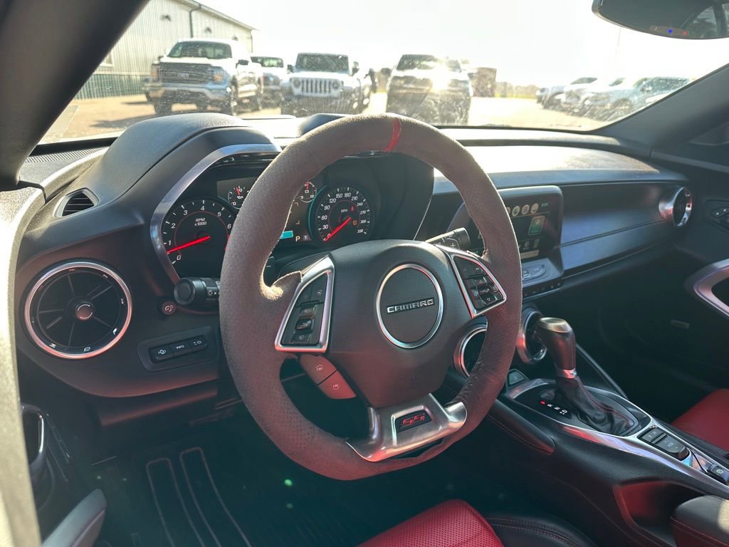 Used 2016 Chevrolet Camaro SS image 2