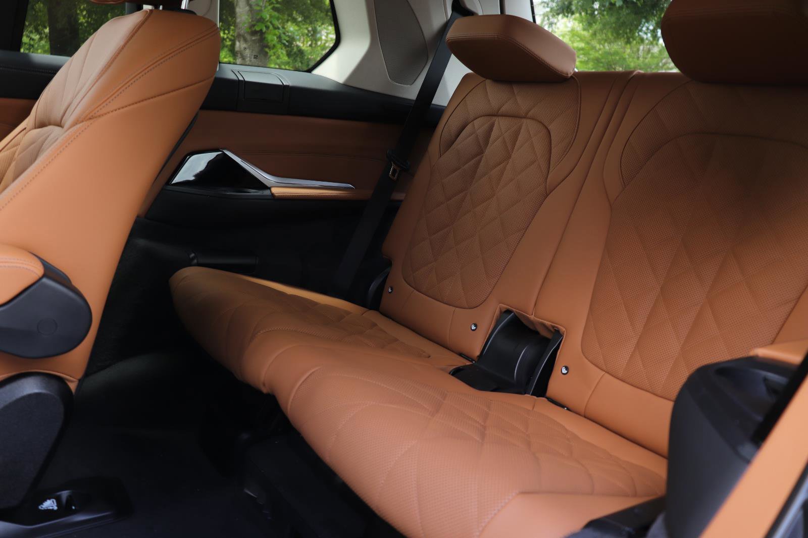 New 2026 BMW X7 xDrive40i w/ Premium Package image 16