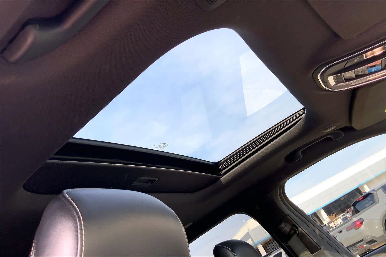 Used 2023 Jeep Grand Cherokee L Laredo image 14