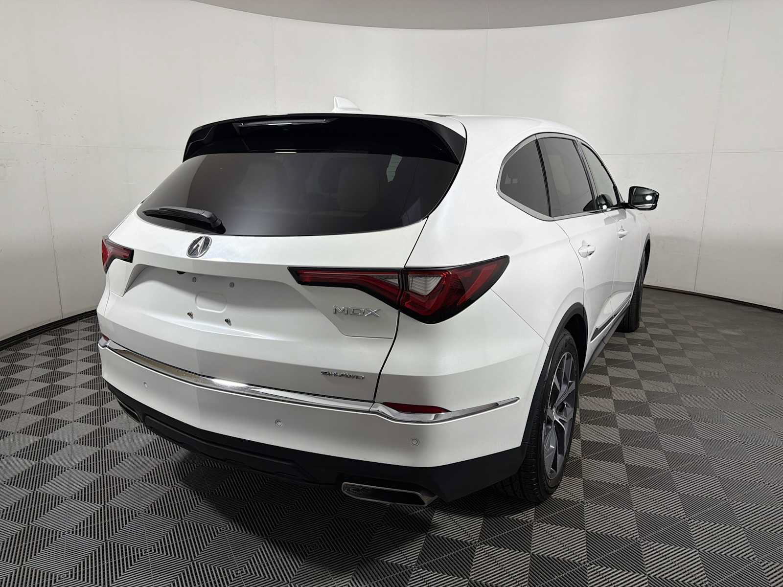 Used 2023 Acura MDX w/ Technology Package AWD/4WD image 6