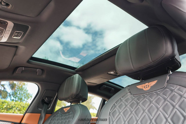 Used 2022 Bentley Flying Spur Plug-In Hybrid image 57