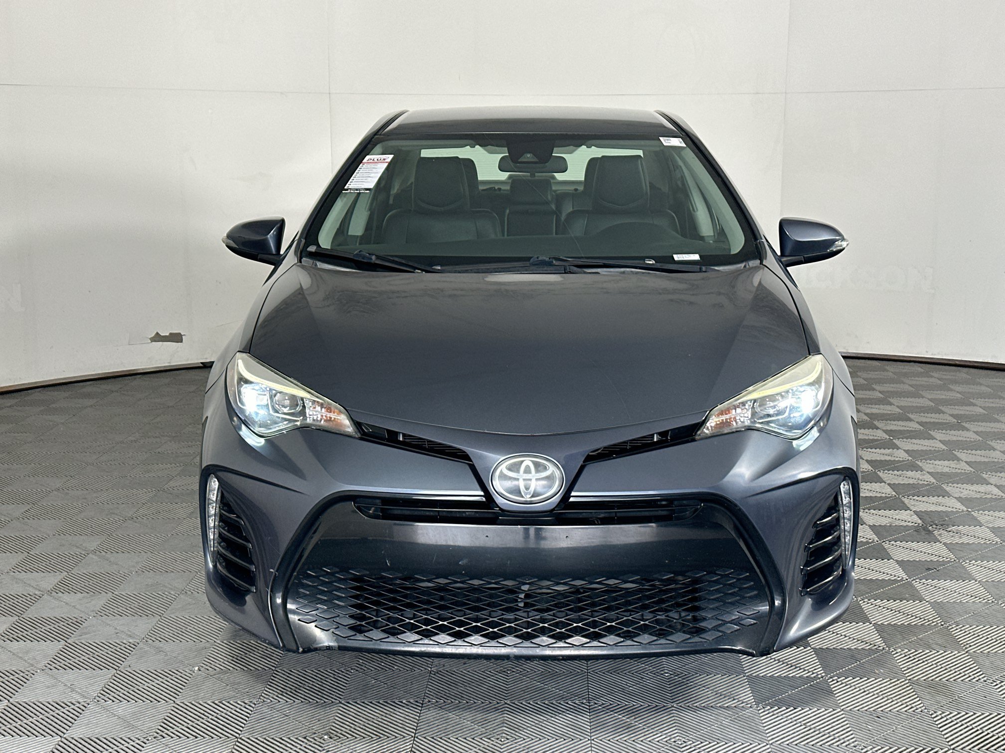 Used 2017 Toyota Corolla SE FWD image 8