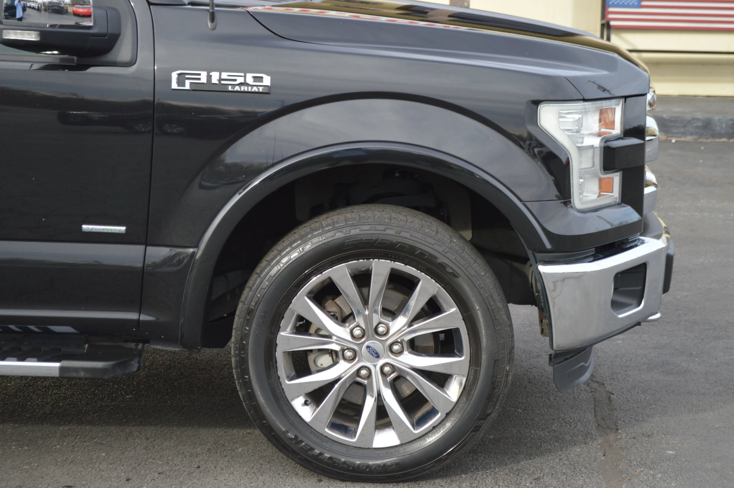 Used 2015 Ford F150 Lariat w/ Equipment Group 502A Luxury image 8