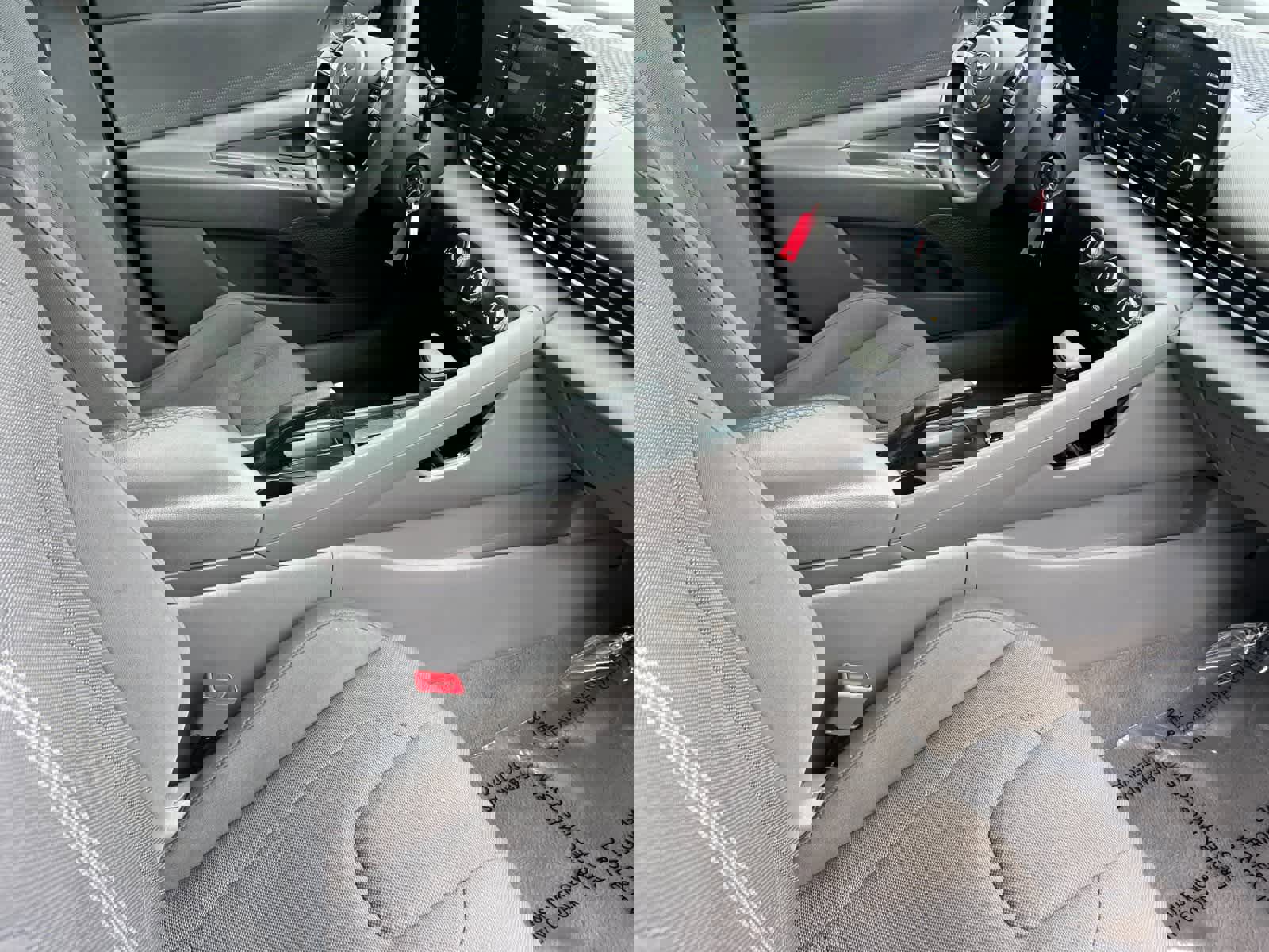 Used 2021 Hyundai Elantra SE image 16