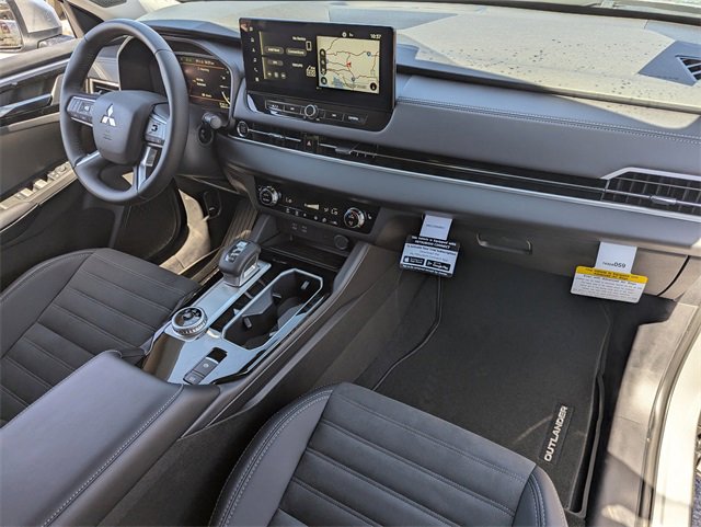 New 2025 Mitsubishi Outlander SE image 8