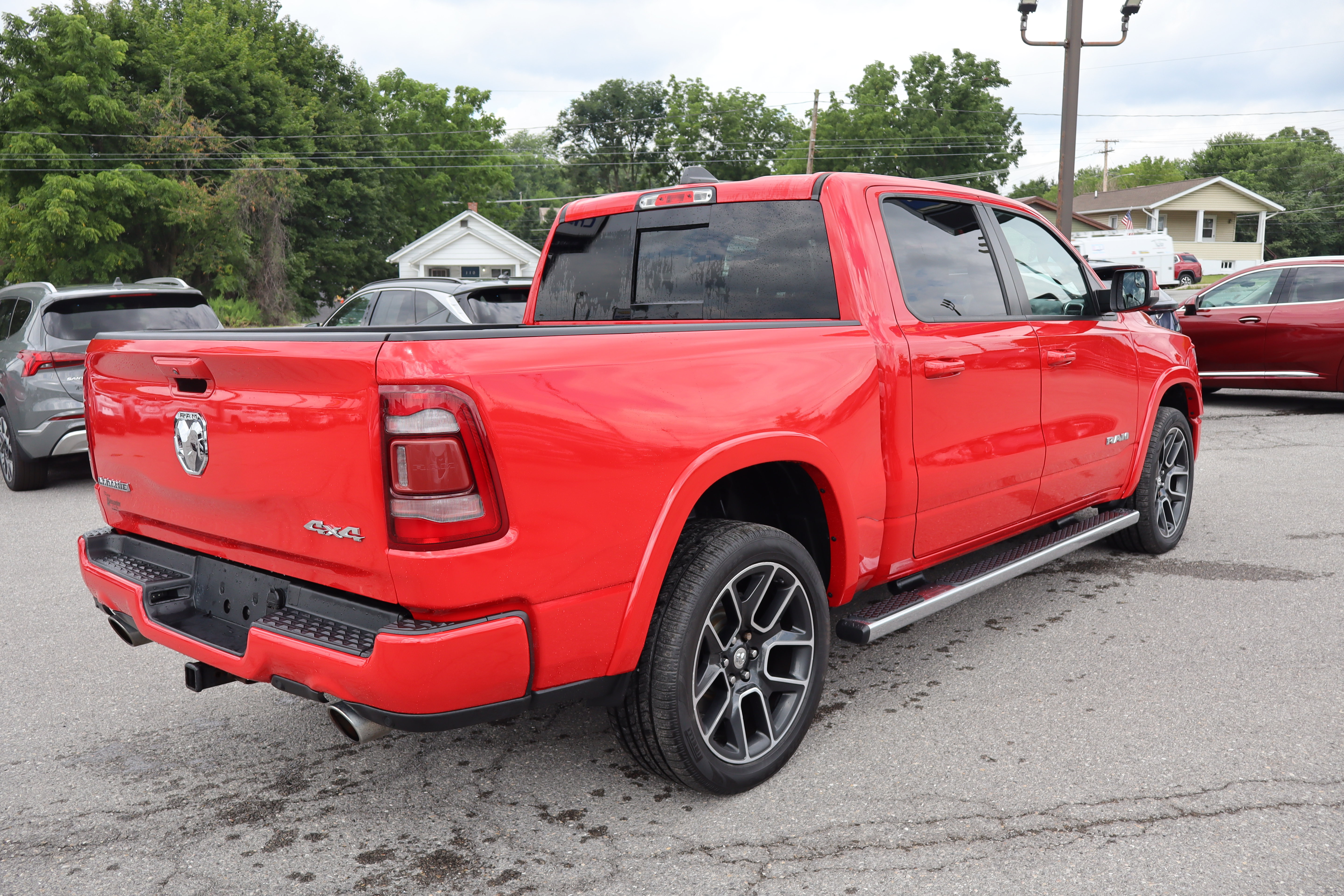 Used 2019 RAM 1500 Laramie AWD/4WD image 3