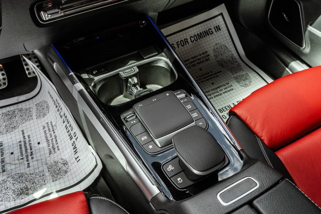 Used 2023 Mercedes-Benz GLB 35 AMG 4MATIC w/ AMG Night Package Plus image 18