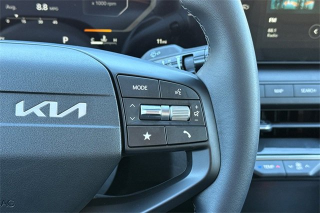 New 2025 Kia K4 EX image 28