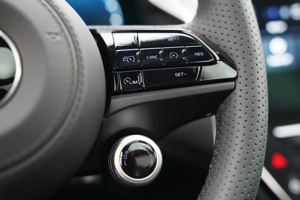 New 2025 Maserati Grecale Modena image 16