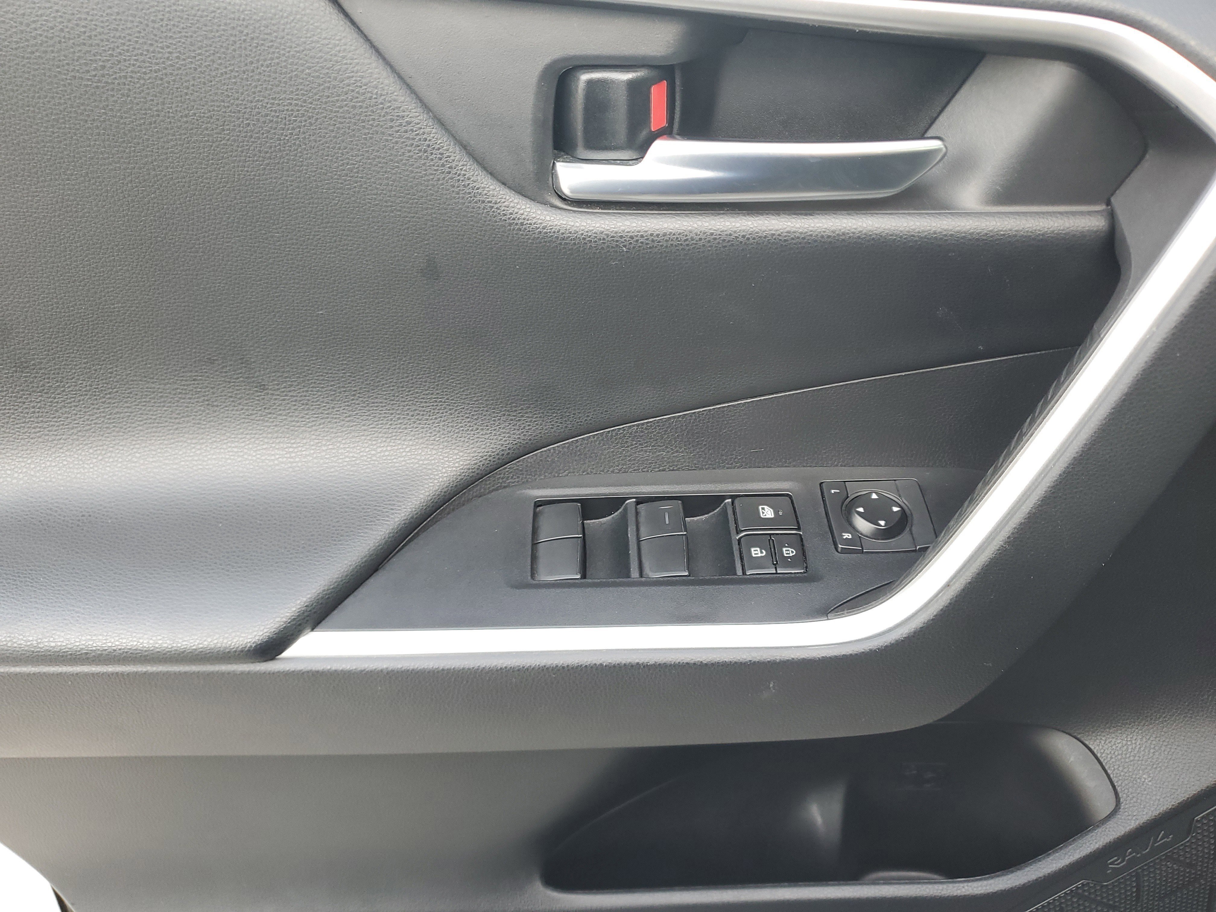 Used 2020 Toyota RAV4 Adventure image 29