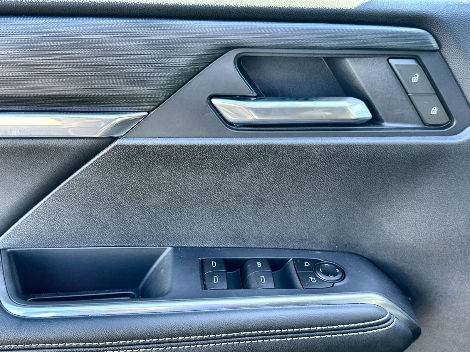 New 2025 GMC Acadia Elevation w/ Black Edition image 15