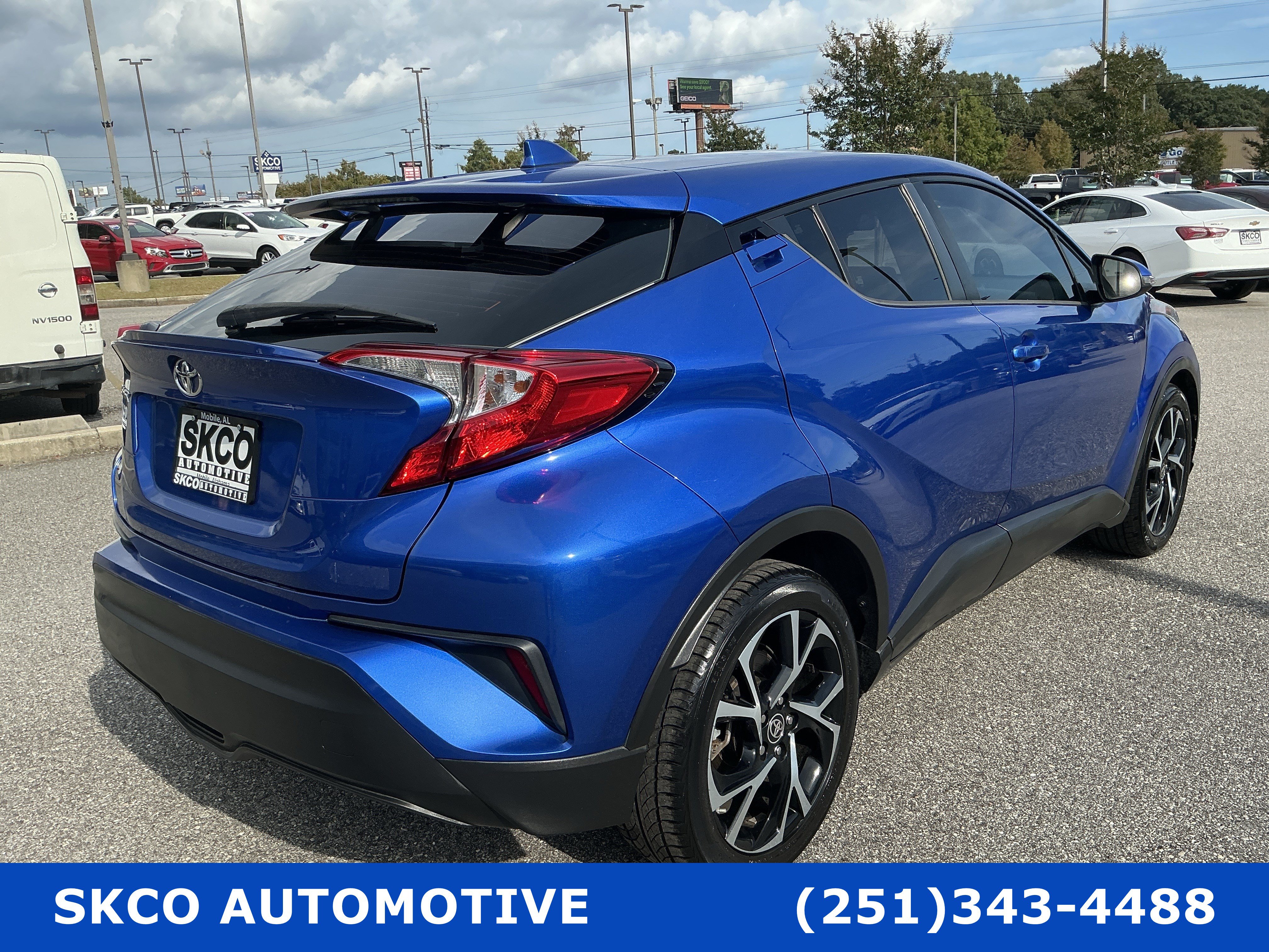 Used 2020 Toyota C-HR XLE FWD image 6