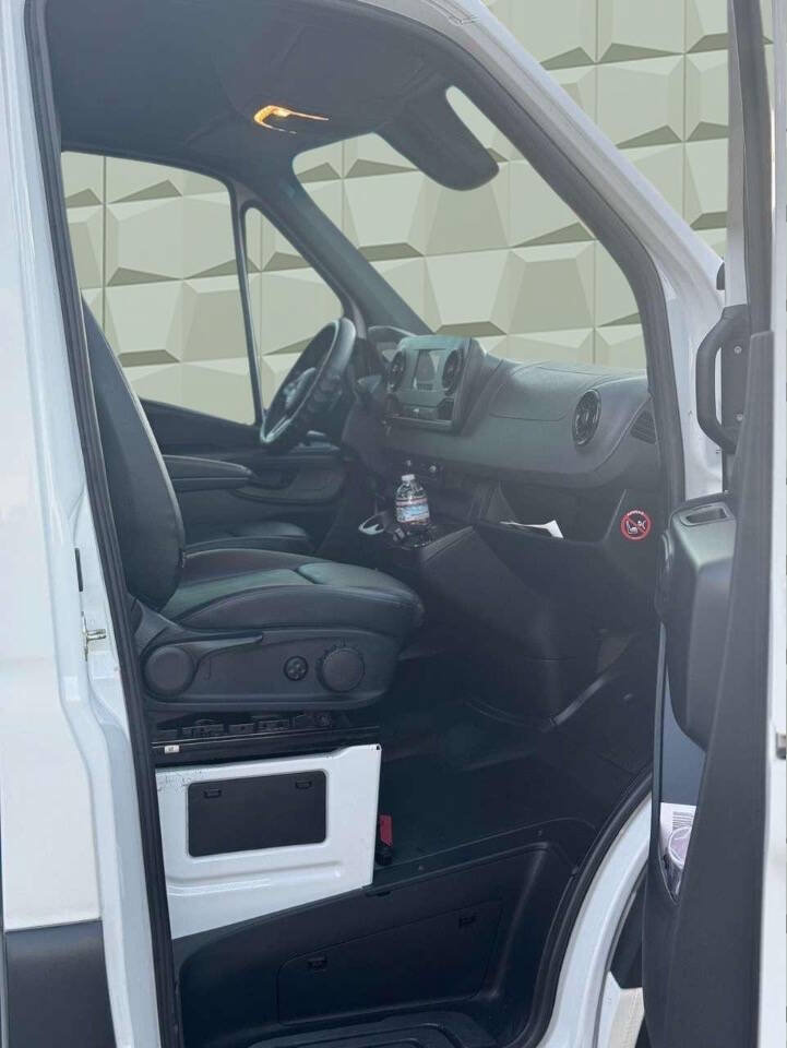 Used 2020 Mercedes-Benz Sprinter 3500 image 13