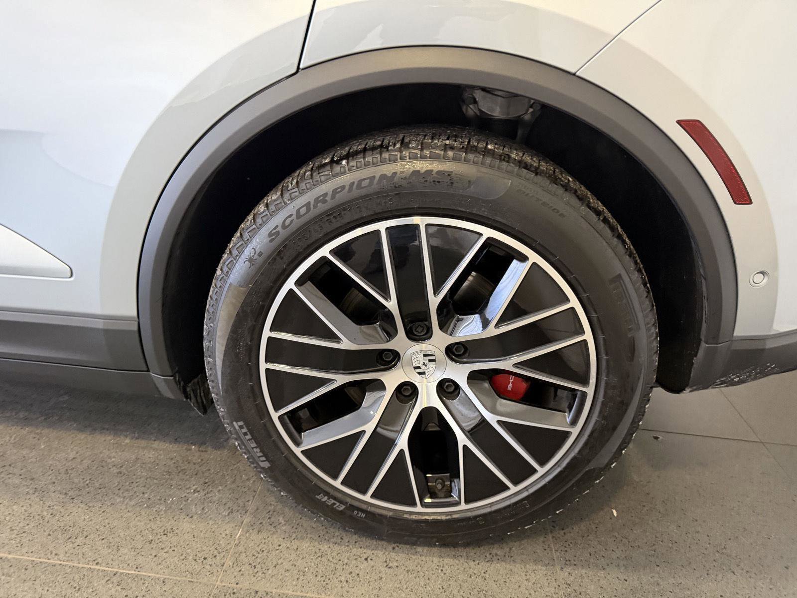 Certified 2025 Porsche Macan 4S Electric image 11