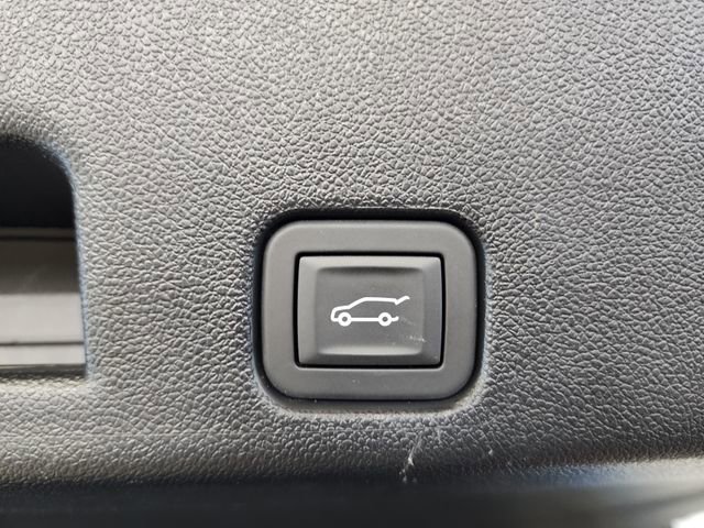 Used 2025 Buick Enclave Preferred image 17