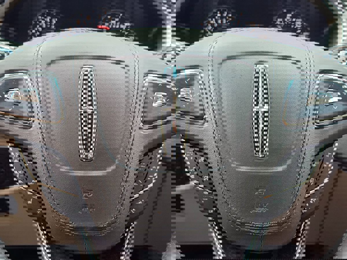 Used 2017 Lincoln MKZ Reserve image 32